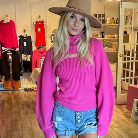 Fuschia Turtle Neck - Picture 2 of 2